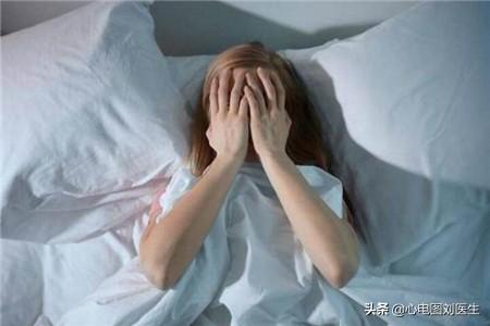 经常失眠的危害有哪些？如何改善睡眠障碍？快看促进睡眠的方法 